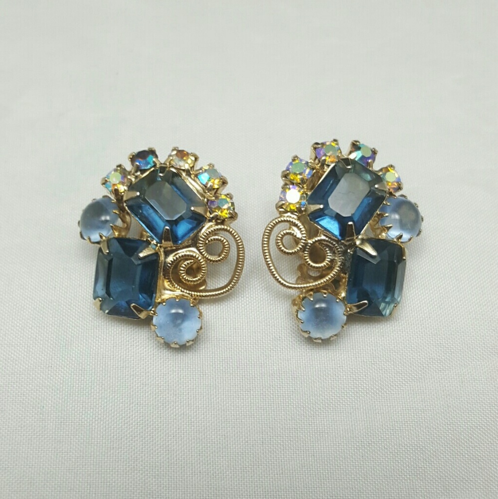 Vintage Juliana Blue AB & Moon Rhinestone Earrings - Picture 8 of 8